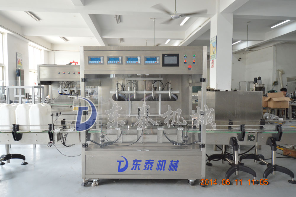 新型大劑量八頭食用油灌裝機